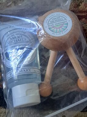 Rosemary Sarah Michaels Body Massage Gel with Natural Wood Massager